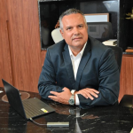 Elmar Juan Passos Varjão Bomfim analisa como a engenharia orientada por dados transforma informações técnicas em decisões mais precisas em obras de grande escala.