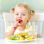 Alimentação na Primeira Infância: Por que a Nutrição Adequada Define o Futuro da Saúde Infantil