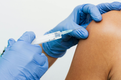 Vacina da dengue do Butantan: proteção prolongada e impacto no combate à doença no Brasil