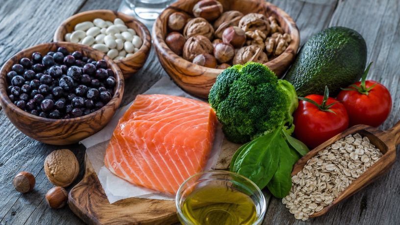 Alimentos que Previnem o Alzheimer: O Que a Ciência Recomenda Colocar no Seu Prato