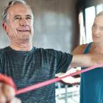 Treino de força para envelhecer bem: o que diz o novo posicionamento da ACSM